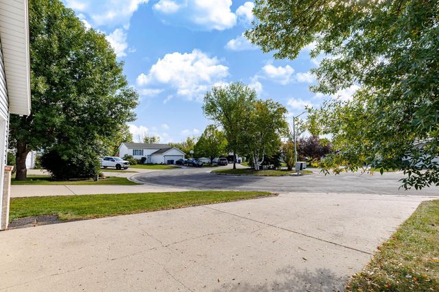 3730 Village Green Circle, Moorhead, MN 56560