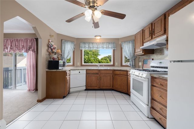 53 Patrick H Quinn Drive, West Warwick, RI 02893