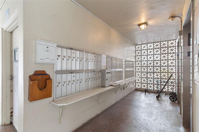 1235 S HIGHLAND AVENUE 5-608, Clearwater, FL 33756