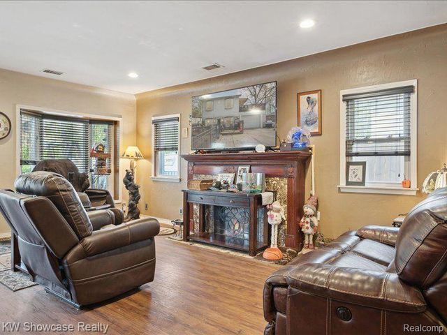 1735 Wickham, Commerce Twp, MI 48382