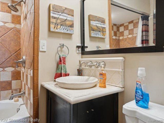 1735 Wickham, Commerce Twp, MI 48382