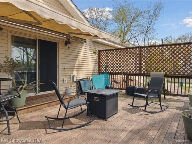 1735 Wickham, Commerce Twp, MI 48382