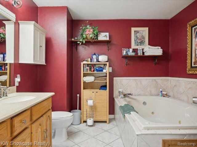 1735 Wickham, Commerce Twp, MI 48382