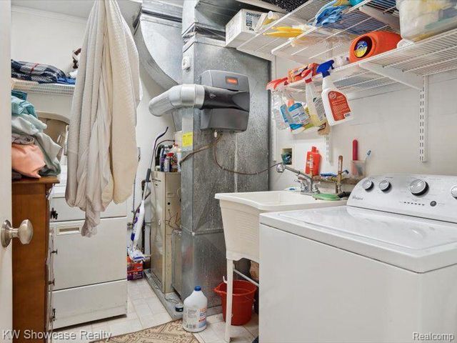 1735 Wickham, Commerce Twp, MI 48382