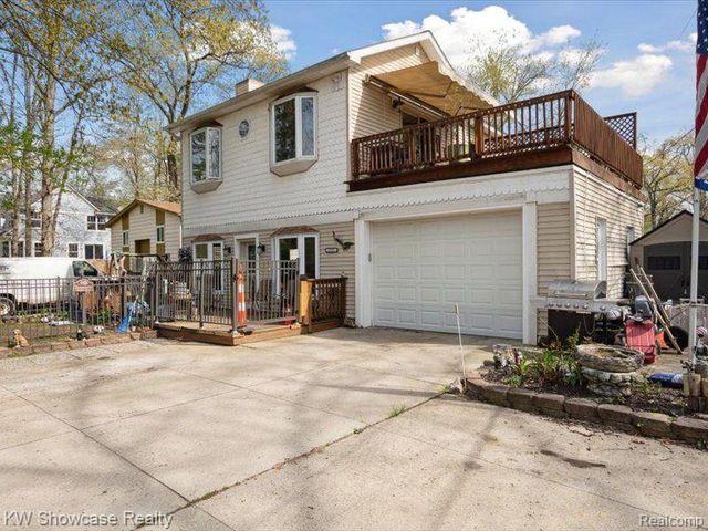 1735 Wickham, Commerce Twp, MI 48382