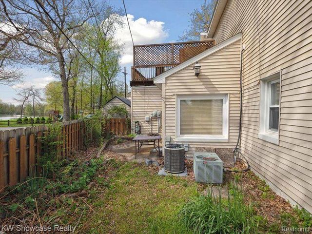 1735 Wickham, Commerce Twp, MI 48382