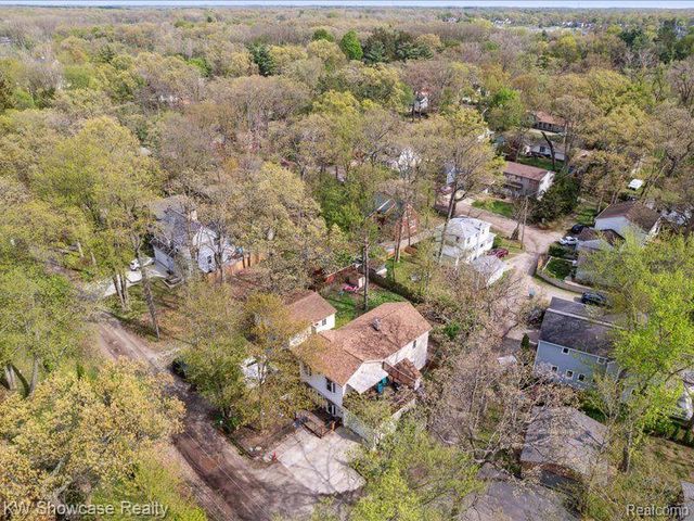 1735 Wickham, Commerce Twp, MI 48382