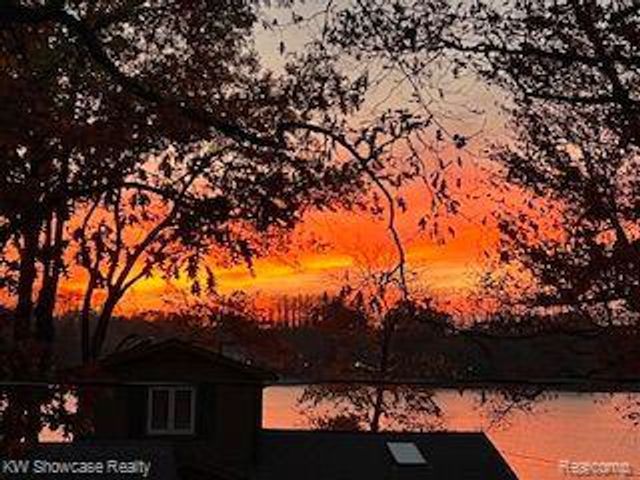 1735 Wickham, Commerce Twp, MI 48382