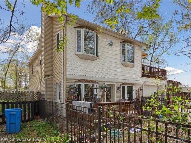 1735 Wickham, Commerce Twp, MI 48382