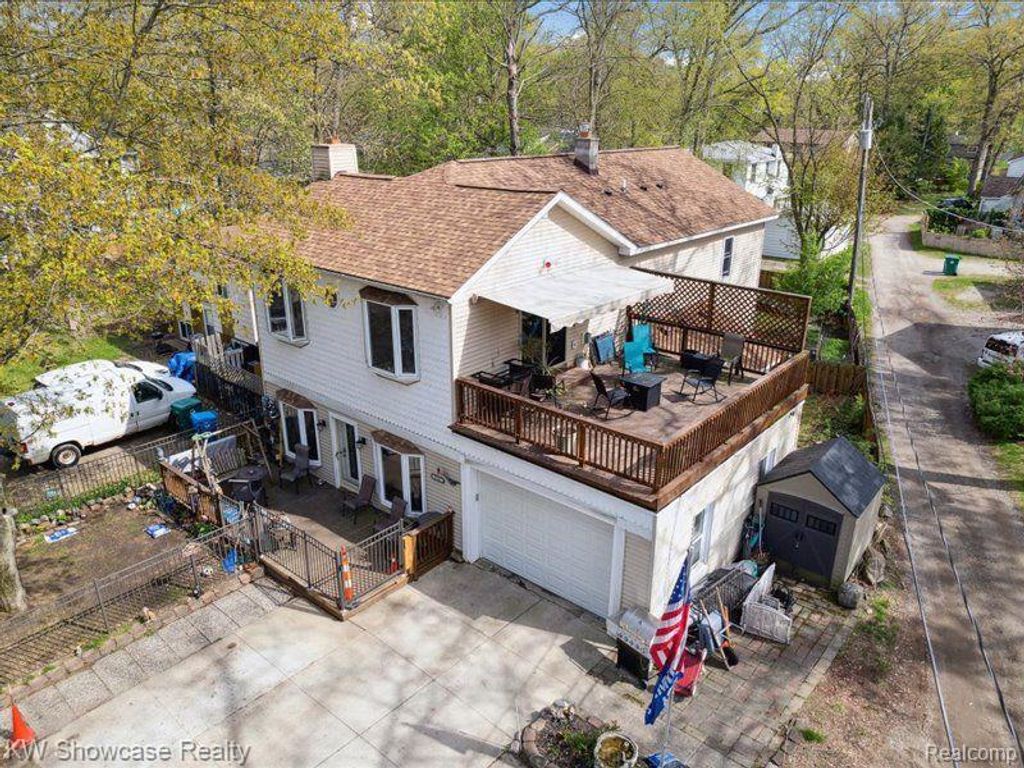 1735 Wickham, Commerce Twp, MI 48382