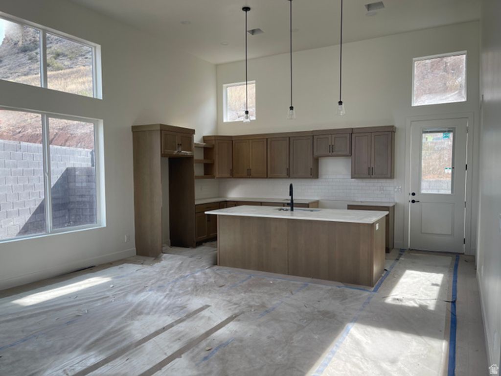 Image 3 of property listing at 458 N 250 E, La Verkin, UT 84745