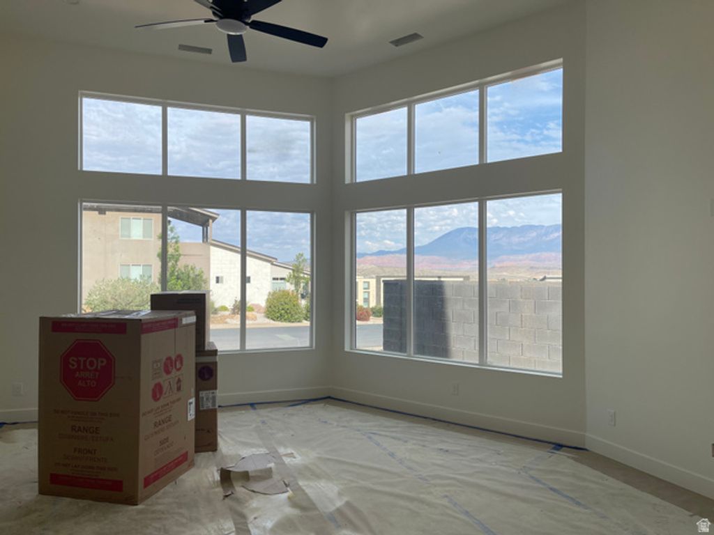 Image 4 of property listing at 458 N 250 E, La Verkin, UT 84745