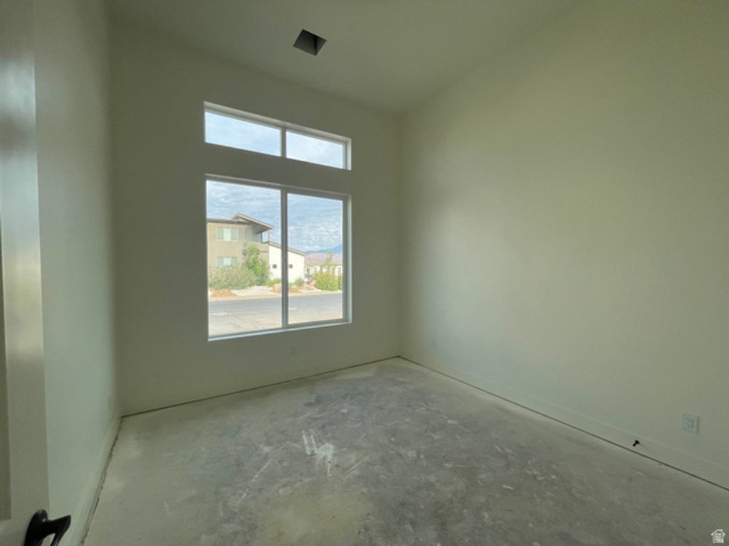 Image 8 of property listing at 458 N 250 E, La Verkin, UT 84745