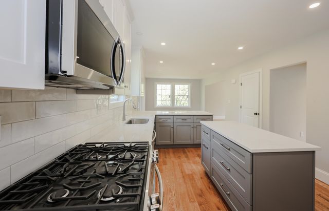 1 Allen Lane, Durham, NH 03824