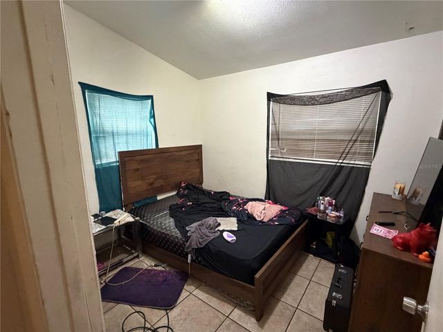 8612 N 12TH STREET, Tampa, FL 33604