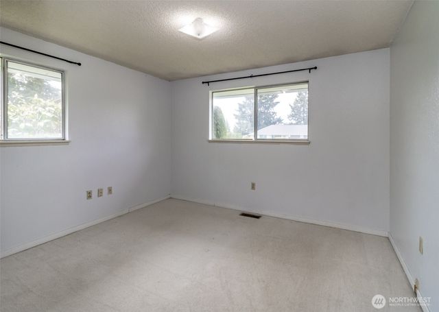 5029 80th Avenue Ct E, Fife, WA 98424