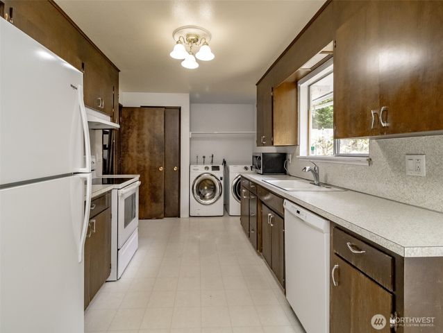 5029 80th Avenue Ct E, Fife, WA 98424