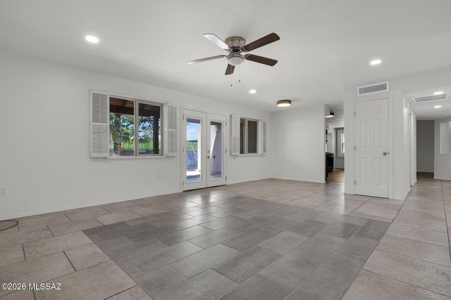 401 N Brown Avenue, Tucson, AZ 85710
