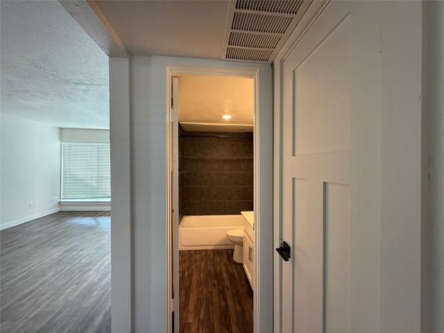 3627 Almazan Drive 209, Dallas, TX 75220