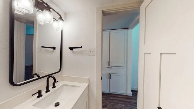 3627 Almazan Drive 209, Dallas, TX 75220