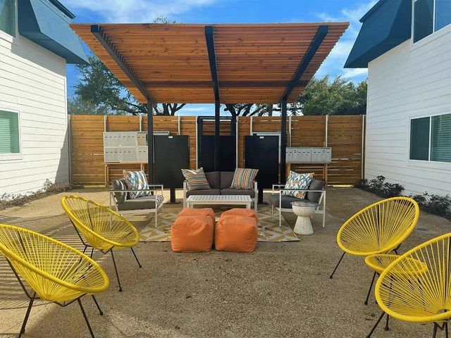 3627 Almazan Drive 209, Dallas, TX 75220