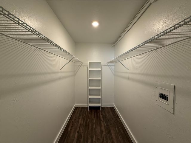 3627 Almazan Drive 209, Dallas, TX 75220