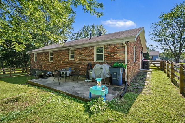 2099 Webster St, Greenbrier, TN 37073