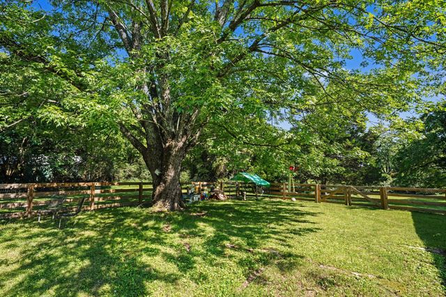 2099 Webster St, Greenbrier, TN 37073