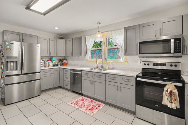 2099 Webster St, Greenbrier, TN 37073
