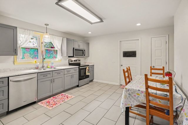 2099 Webster St, Greenbrier, TN 37073