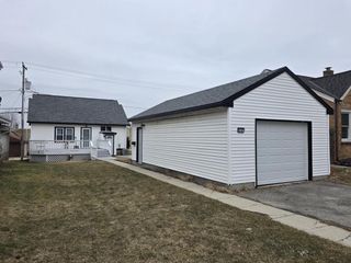 4161 S 3rd STREET, Milwaukee, WI 53207