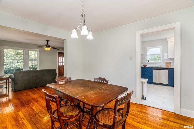 711 W ELM Street, Carbondale, IL 62901