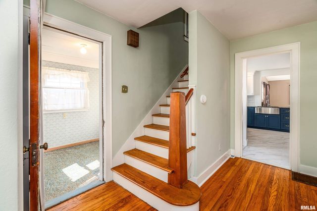 711 W ELM Street, Carbondale, IL 62901