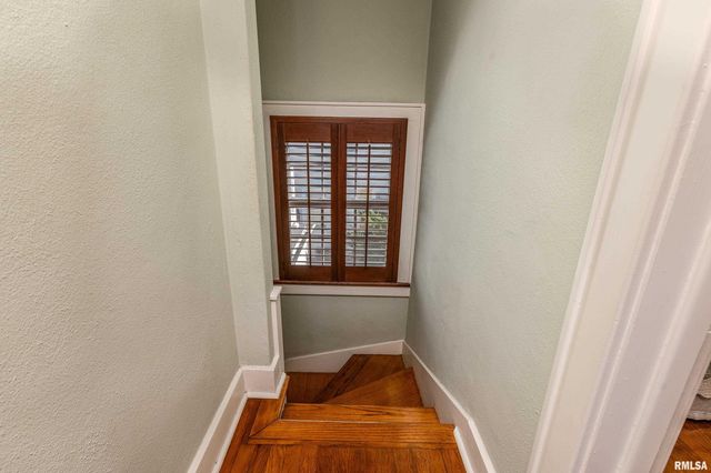 711 W ELM Street, Carbondale, IL 62901