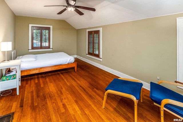 711 W ELM Street, Carbondale, IL 62901