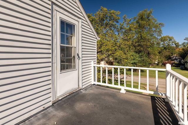 711 W ELM Street, Carbondale, IL 62901