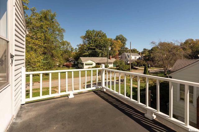 711 W ELM Street, Carbondale, IL 62901