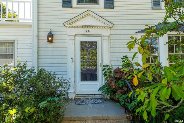 711 W ELM Street, Carbondale, IL 62901