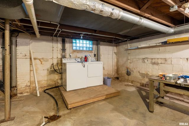 711 W ELM Street, Carbondale, IL 62901