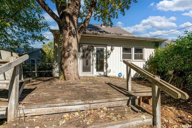 711 W ELM Street, Carbondale, IL 62901