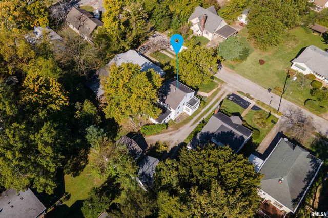 711 W ELM Street, Carbondale, IL 62901