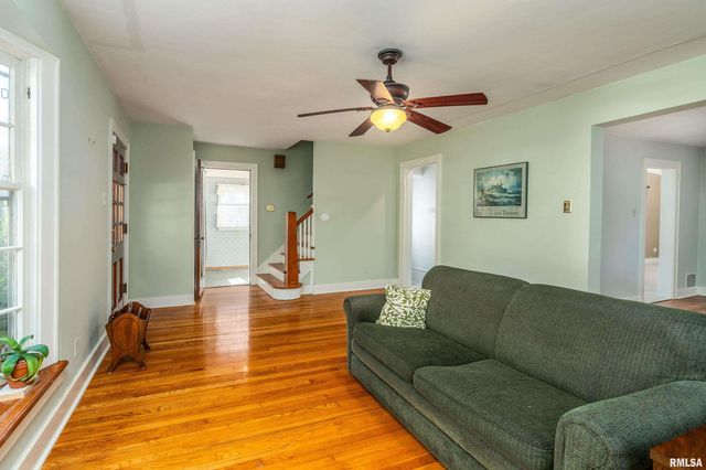 711 W ELM Street, Carbondale, IL 62901