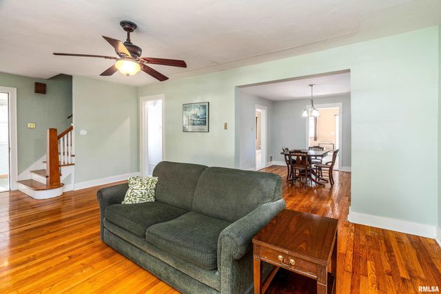 711 W ELM Street, Carbondale, IL 62901