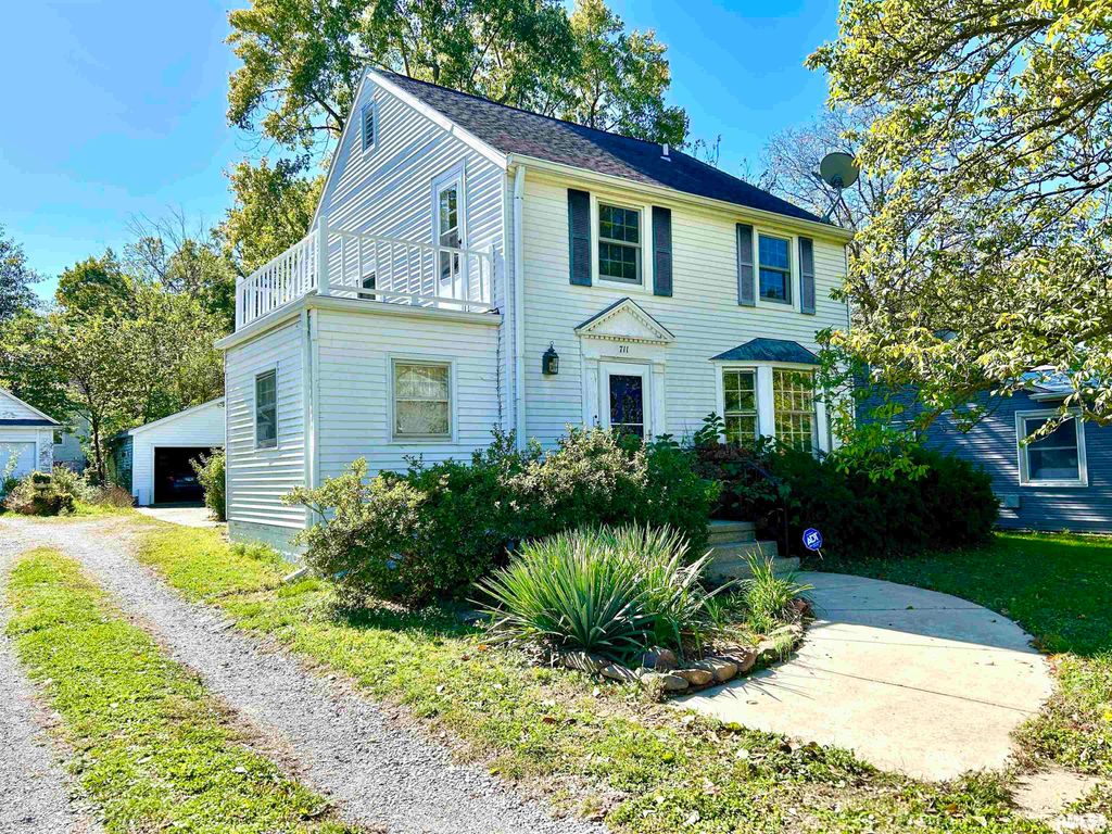 711 W ELM Street, Carbondale, IL 62901