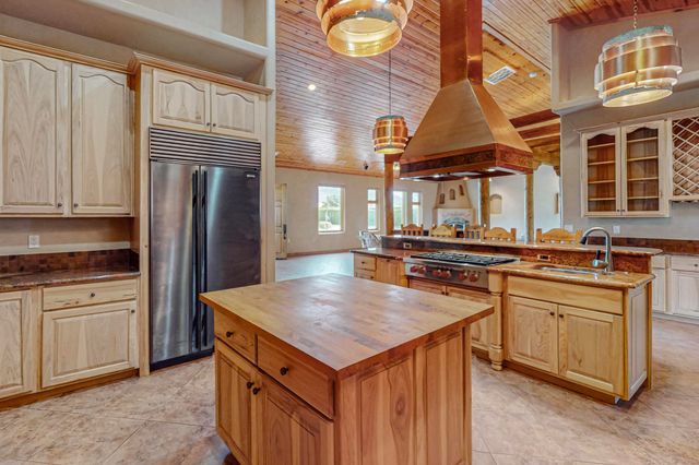 17 Llanito Road, Bernalillo, NM 87004