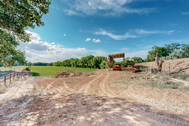 17 Llanito Road, Bernalillo, NM 87004