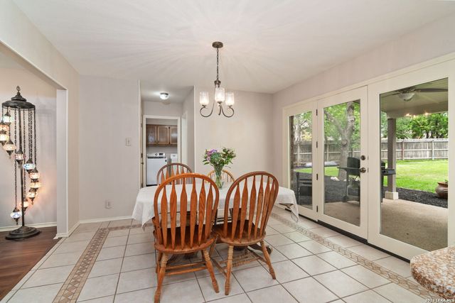 110 KETTLE CV, Universal City, TX 78148