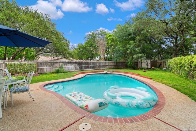 110 KETTLE CV, Universal City, TX 78148