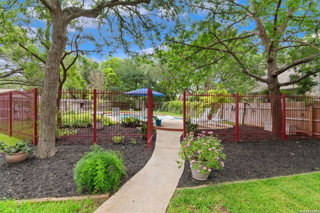 110 KETTLE CV, Universal City, TX 78148