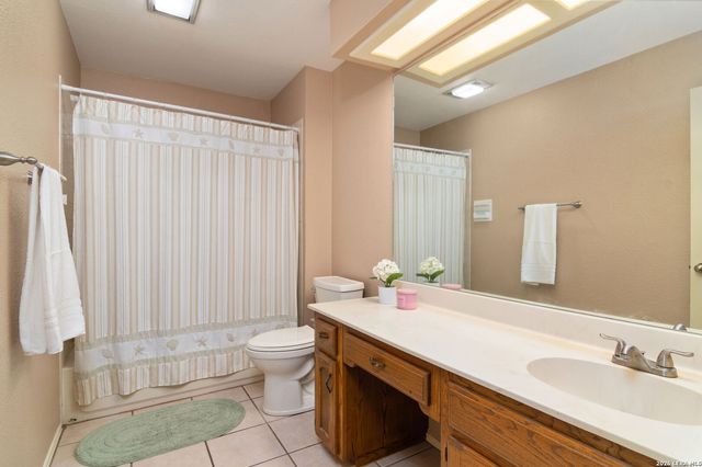 110 KETTLE CV, Universal City, TX 78148